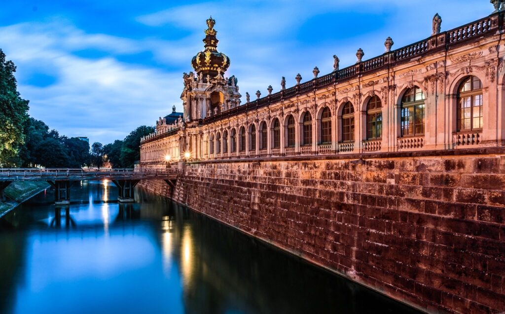 Blick auf den Zwinger